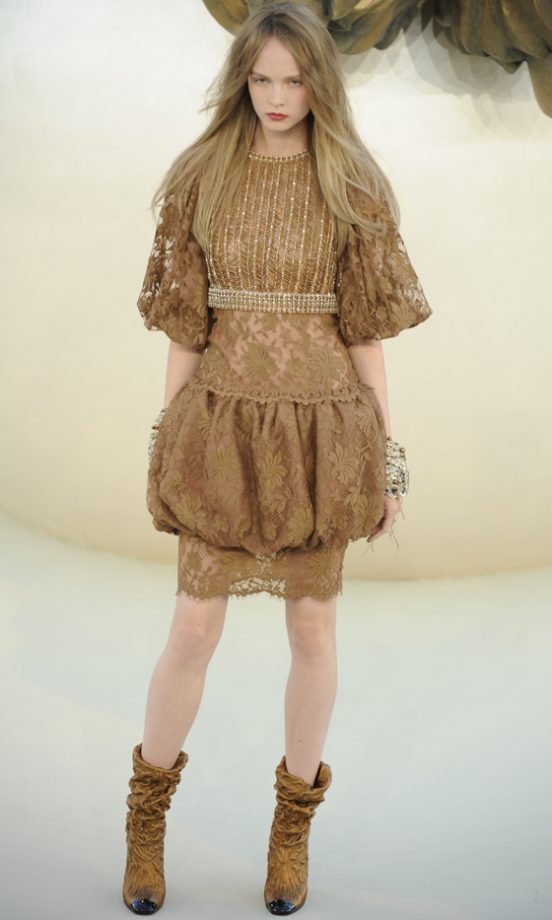Chanel Haute Couture Autumn/Winter 2010/11 Fashion Show