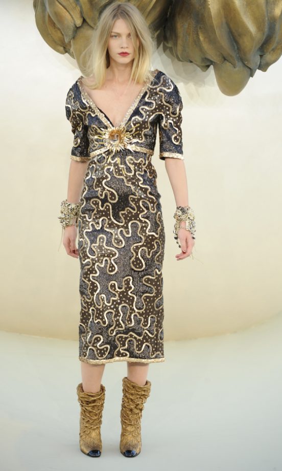 Chanel Haute Couture Autumn/Winter 2010/11 Fashion Show