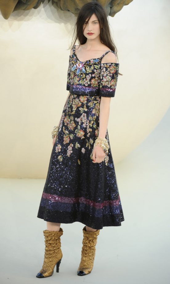 Chanel Haute Couture Autumn/Winter 2010/11 Fashion Show