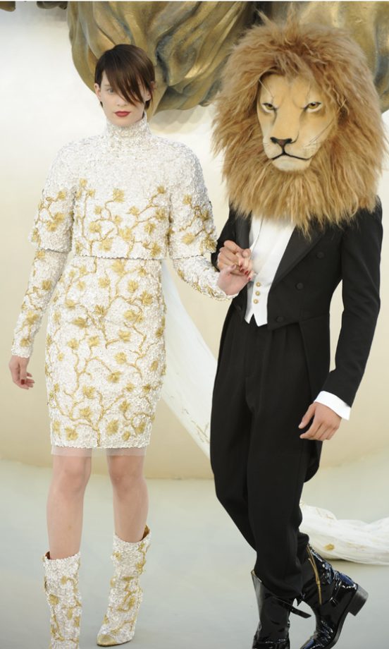 Chanel Haute Couture Autumn/Winter 2010/11 Fashion Show