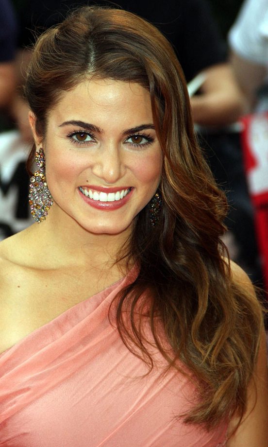 Nikki Reed Wore A Side-Swept Hairstyle At The UK Premiere Of The Twilight Sage: Eclipse, 2010