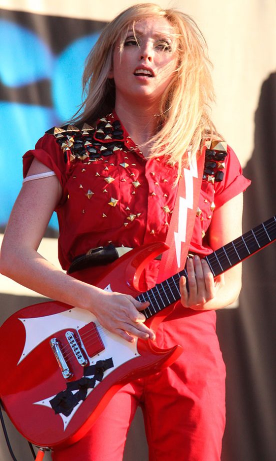 Kate White Of The Ting Tings On Stage At Wireless Festival, 2010