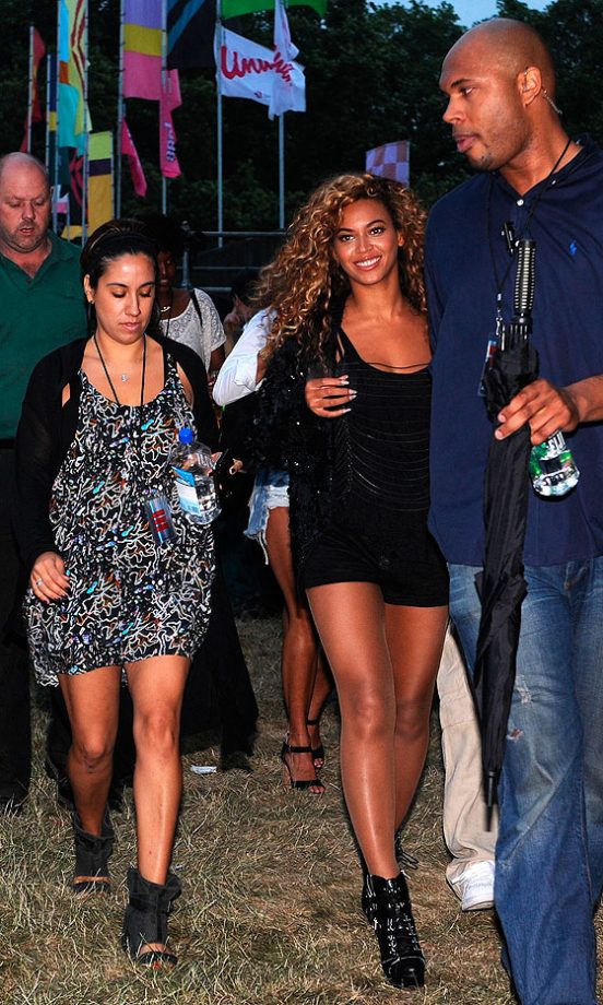 Beyoncé Backstage Supporting Husband Jay Z At Wireless Festival 2010