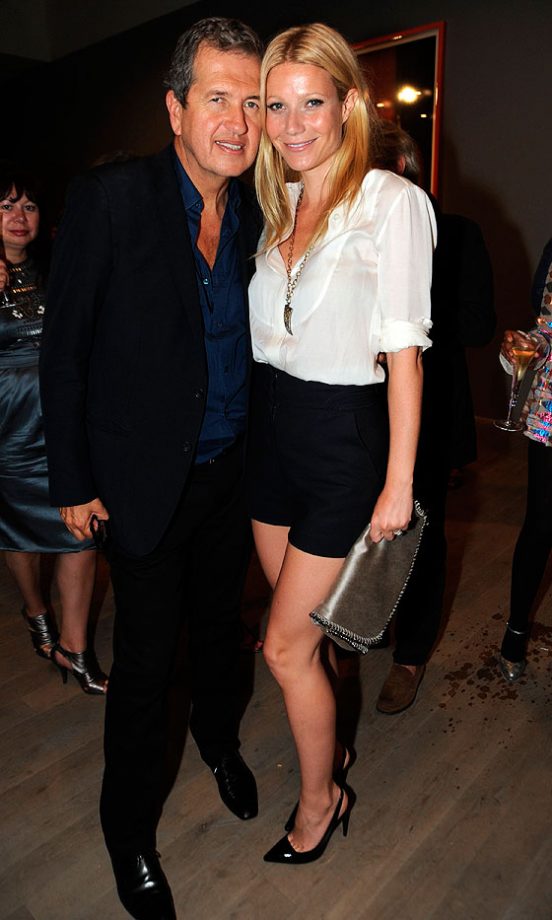 Gwyneth Paltrow And Mario Testino At The 'Kate Who?' Exhibition, 2010