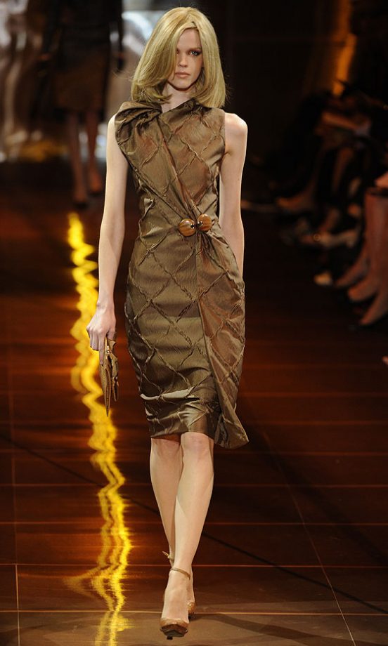 Giorgio Armani Privé Autumn/Winter 2010/11 Fashion Show