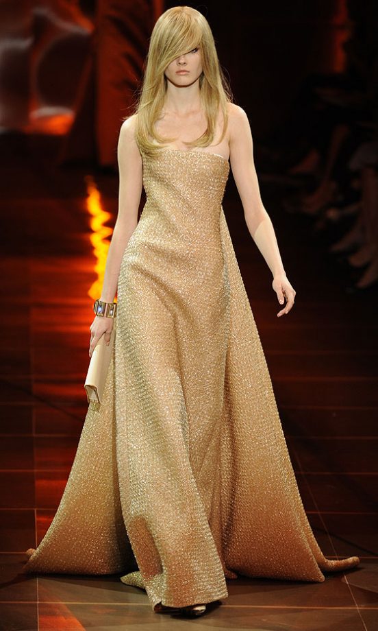 Giorgio Armani Privé Autumn/Winter 2010/11 Fashion Show