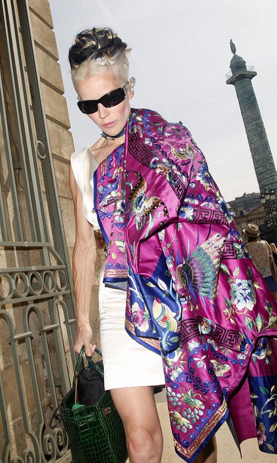 Daphne Guinness At The Giorgio Armani Privé Autumn/Winter 2010/11 Fashion Show