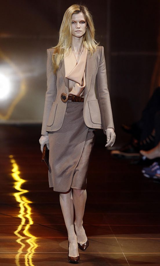 Giorgio Armani Privé Autumn/Winter 2010/11 Fashion Show