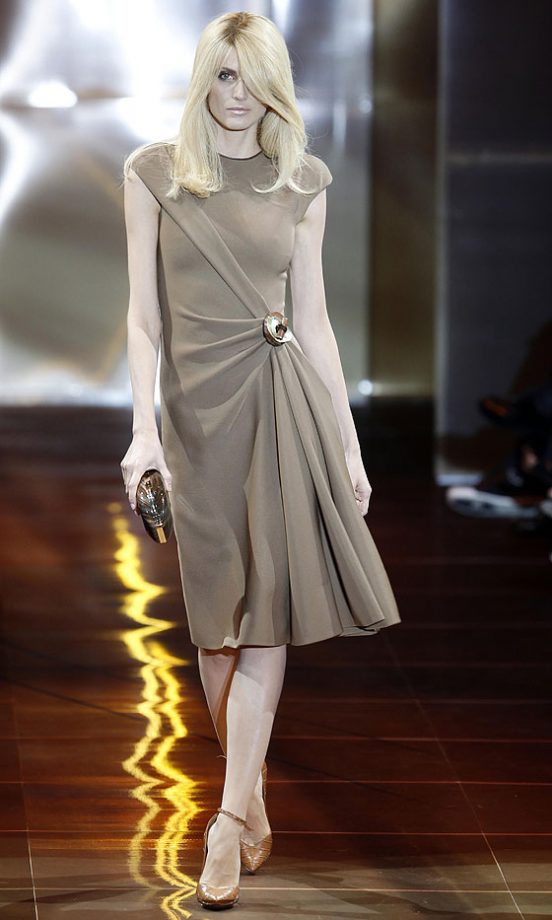 Giorgio Armani Privé Autumn/Winter 2010/11 Fashion Show