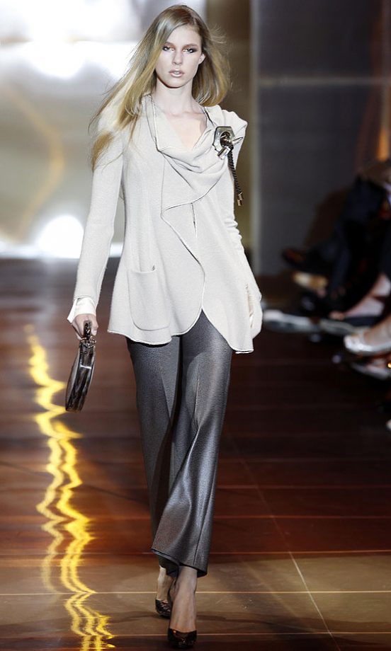 Giorgio Armani Privé Autumn/Winter 2010/11 Fashion Show