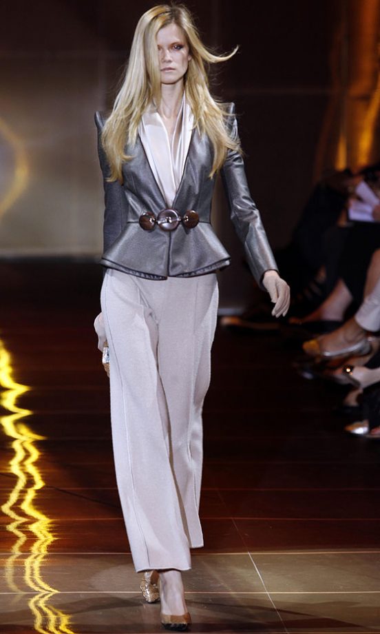 Giorgio Armani Privé Autumn/Winter 2010/11 Fashion Show