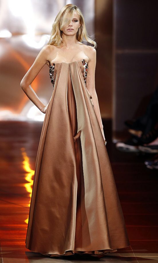 Giorgio Armani Privé Autumn/Winter 2010/11 Fashion Show