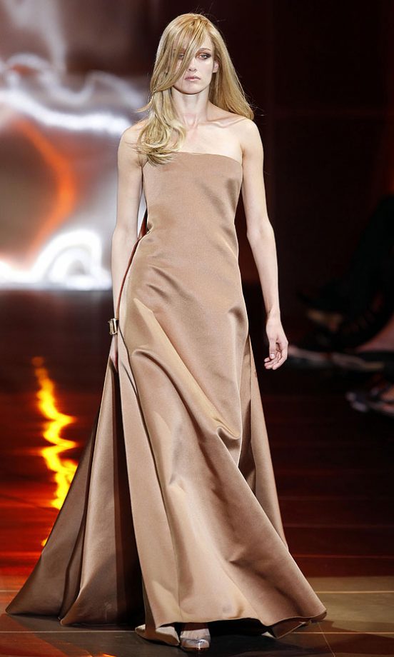 Giorgio Armani Privé Autumn/Winter 2010/11 Fashion Show