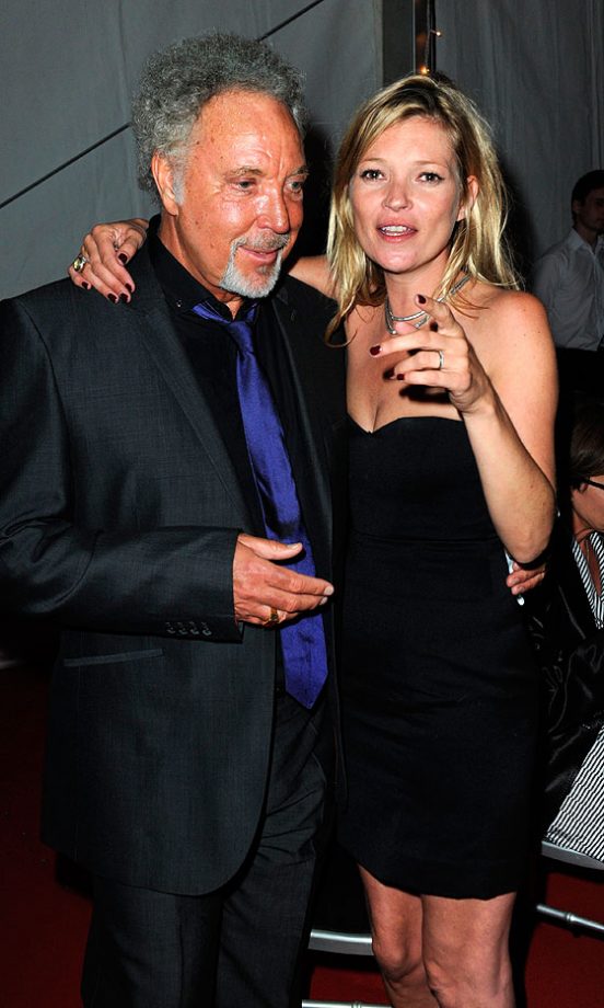 Kate Moss With Tom Jones At The Hoping For The Children Of Palestine Charity Night, 2010
