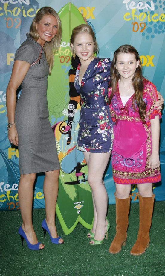 Cameron Diaz With Sofia Vassilieva and Abigail Breslin At The Teen Choice Awards, 2009