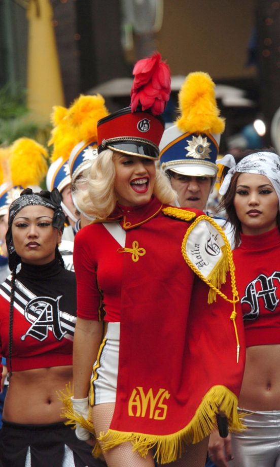 Gwen Stefani Arrives At The Teen Choice Awards With Dancers, 2005