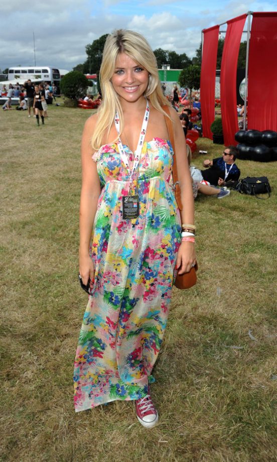 Holly Willoughby Looks Pretty In A Floral Maxi Dress At V Festival 2010