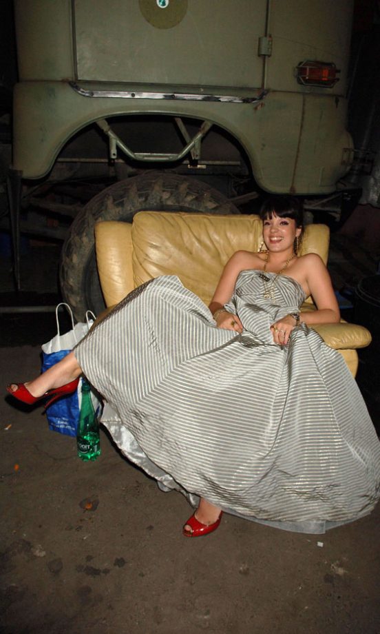 Lily Allen Wearing A Grey Prom Dress, July 2006