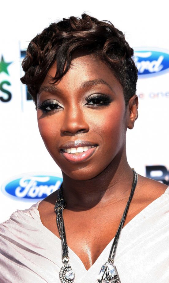Estelle Goes Short And Sexy With A Wavy Crop Hairstyle At The BET Awards 2010