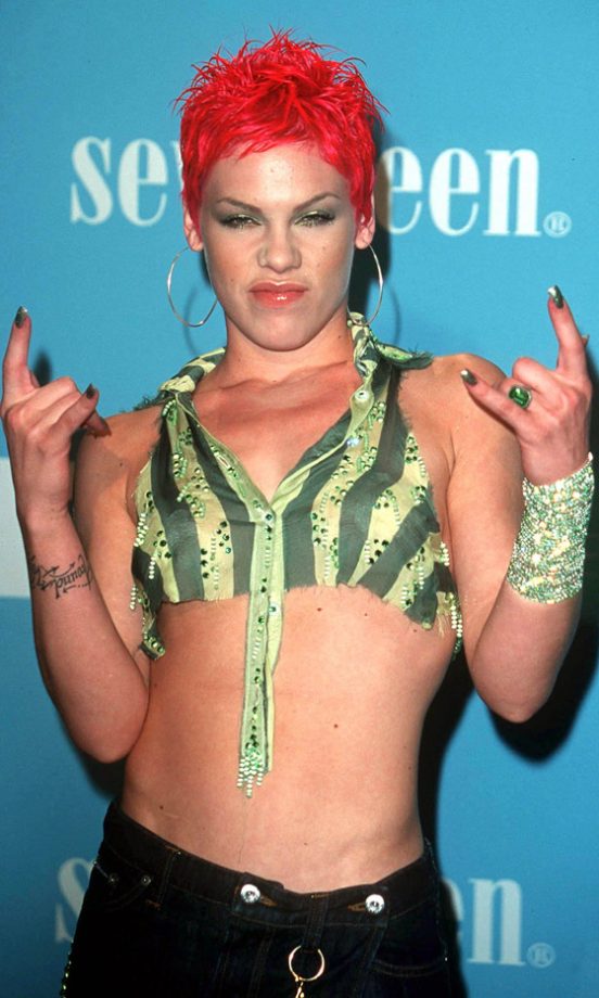 Pink Rocks Out At The Teen Choice Awards, 2000