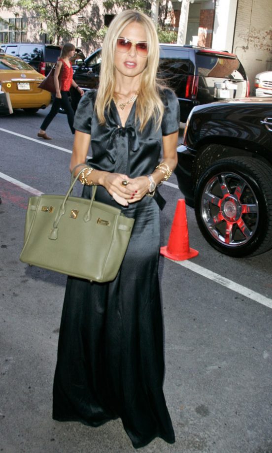 Rachel Zoe Makes A Fashion Fabulous Entrance At The Marchesa Spring/Summer 2011 Show