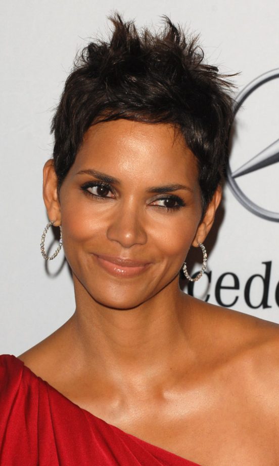 Halle Berry With A Pixie Crop Hairstyle At The Carousel of Hope Ball 2010