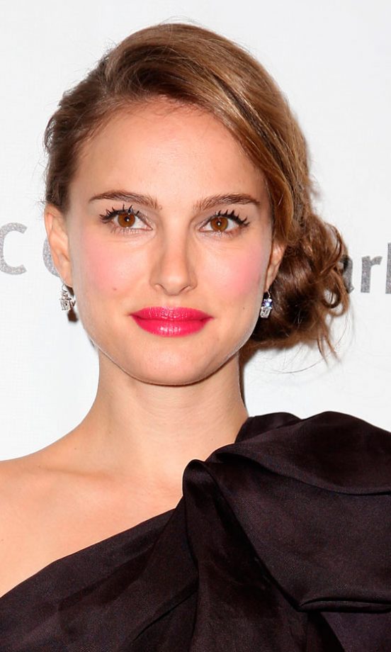 Natalie Portman Wearing A Chic Low Side Bun Hairstyle At The IPF Independent Film Awards 2010