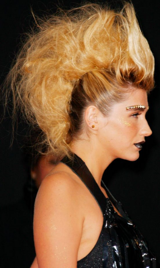 Kesha At The American Music Awards 2010