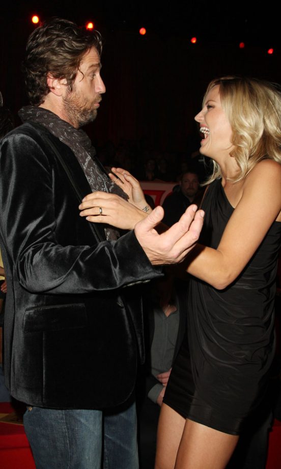 Gerard Butler And Malin Akerman Catch-Up At The Victoria's Secret Fashion Show 2010
