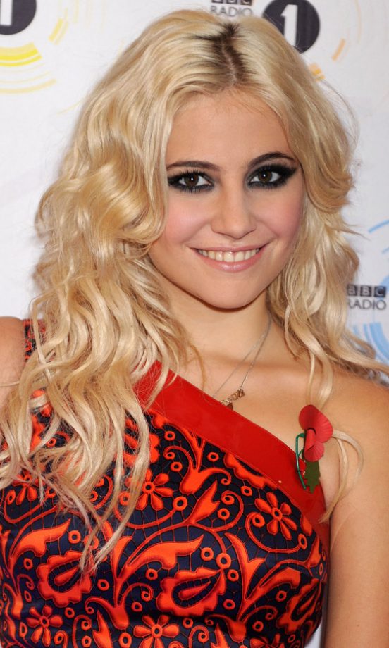 Pixie Lott Wearing Smokey Eye Make-Up At The BBC Radio 1 Teen Awards 2010