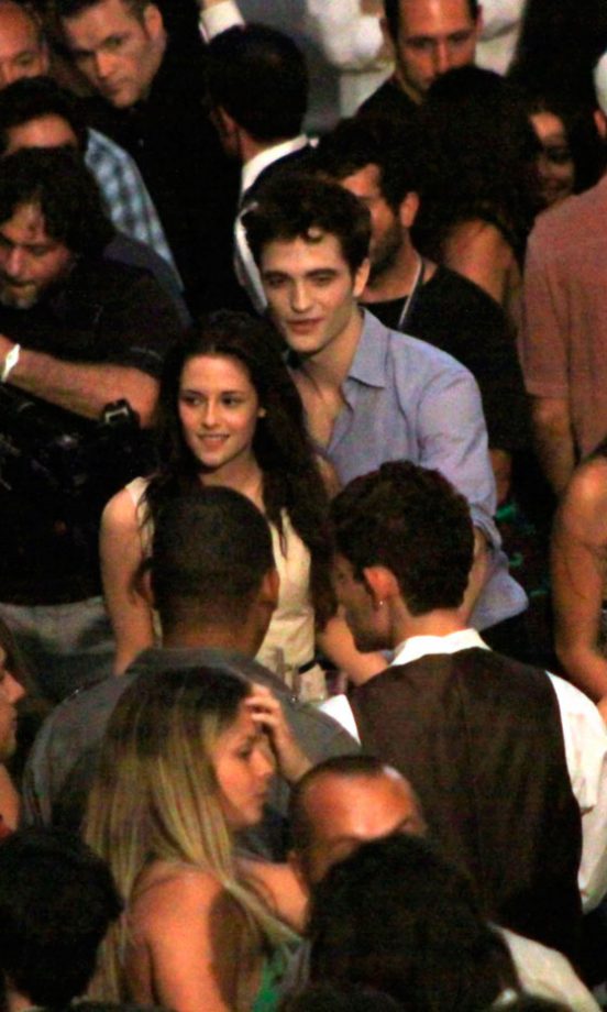 Kristen Stewart And Robert Pattinson Shoot Breaking Dawn In Brazil