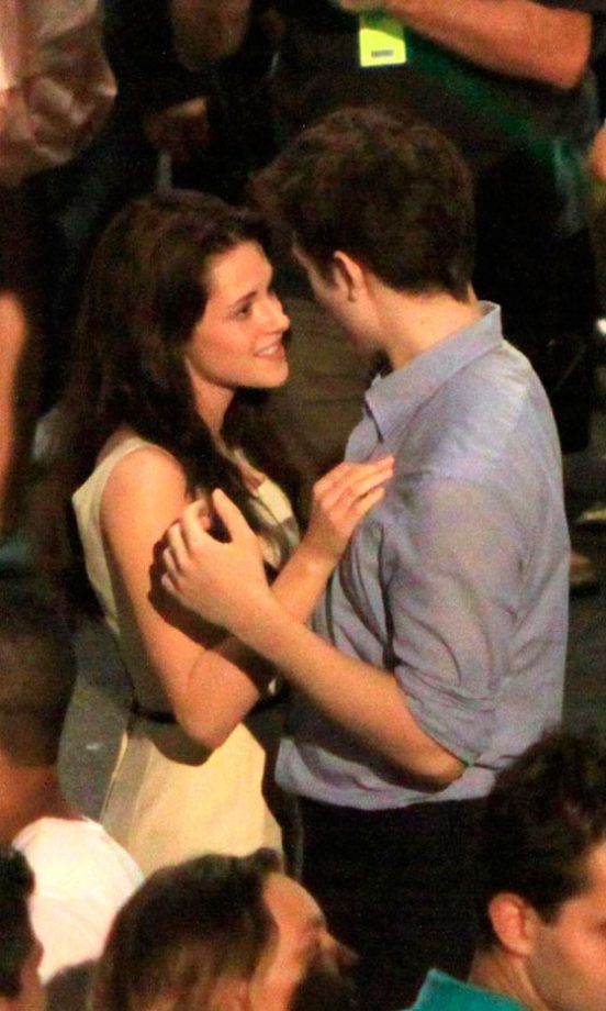 Kristen Stewart And Robert Pattinson Film The Honeymoon In Breaking Dawn: The Penultimate Twilight Film