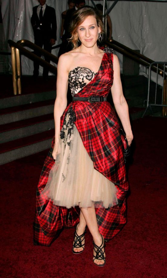 Alexander McQueen Tartan Design Looked Perfect On Sarah Jessica Parker At The Costume Institute Gala 2006
