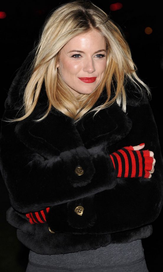 Sienna Miller Keeps Stylish And Cosy At A World AIDS Day Event In London 2010