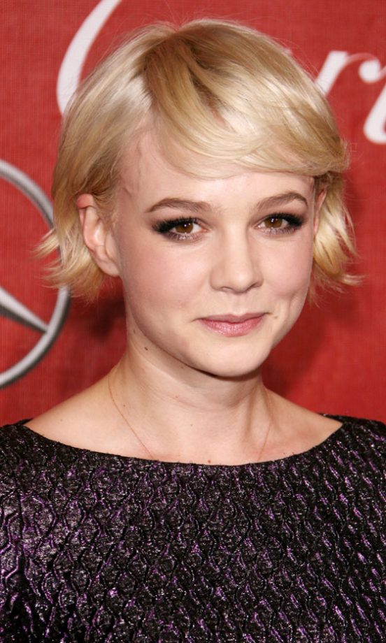 Carey Mulligan Looked Ultra-Glam With A Side-Swept Bob Hairstyle At The 2011 Palm Spring Awards, 2011