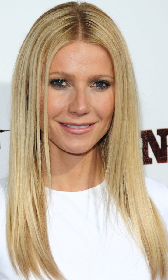 Gwyneth Paltrow With A Highlighted Hairstyle And Smokey Eye Make-Up At The Premiere Of Country Strong, 2010