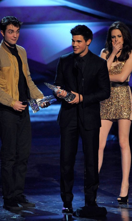 Robert Pattinson, Taylor Lautner And Kristen Stewart At The People's Choice Awards 2011