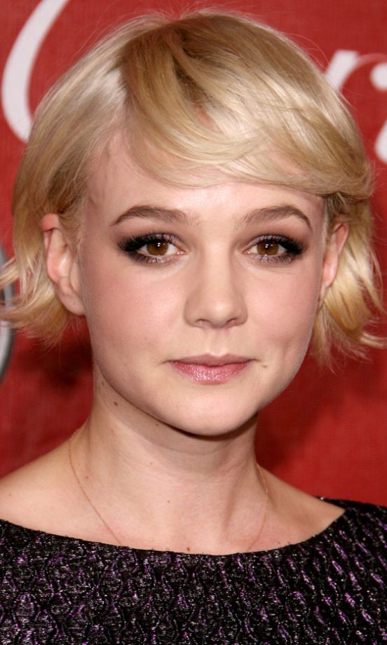 Carey Mulligan Teams Her Prada Dress With Smoky Eye Make-Up At The 2011 Palm Springs Film Awards