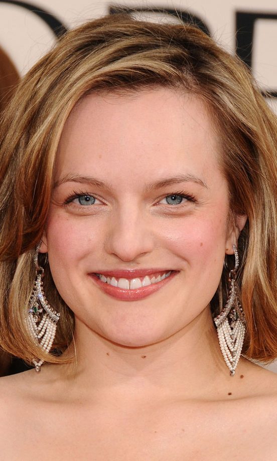 Elisabeth Moss With A Shaggy Bob Hairstyle At The Golden Globe Awards, 2011