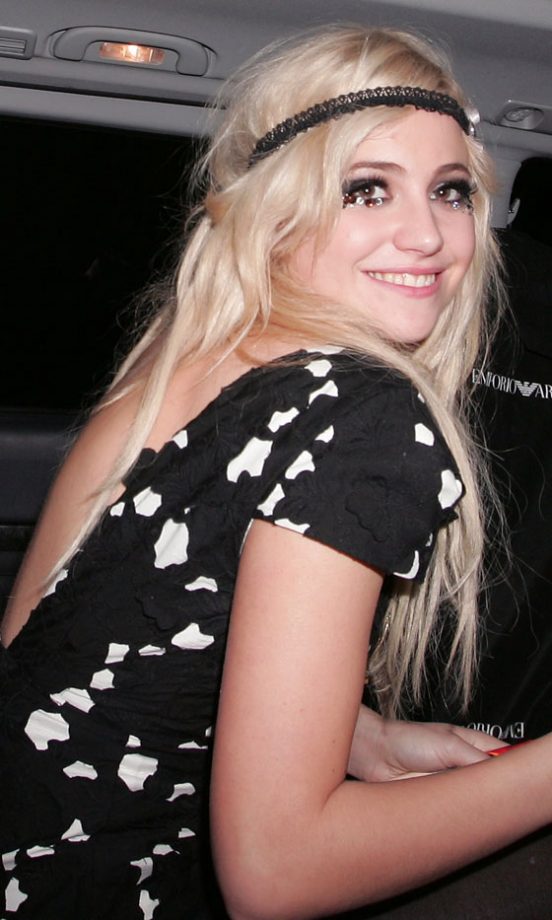 Pixie Lott Wearig Statement Eye Make-Up, February 2010