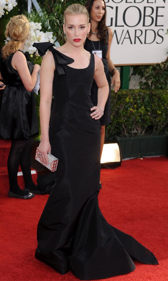 Piper Perabo Wearing Oscar De La Renta At The Golden Globe Awards, 2011