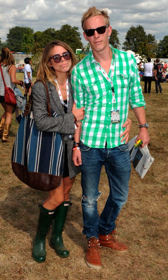 Billie Piper Cuddles Up With Husband Laurence Fox And An Unusually Large Tote Bag At V Festival, August 2009