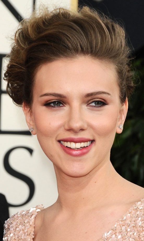 Scarlett Johansson With A Perfectly Coiffed Quiff Hairstyle At The Golden Globe Awards, 2011