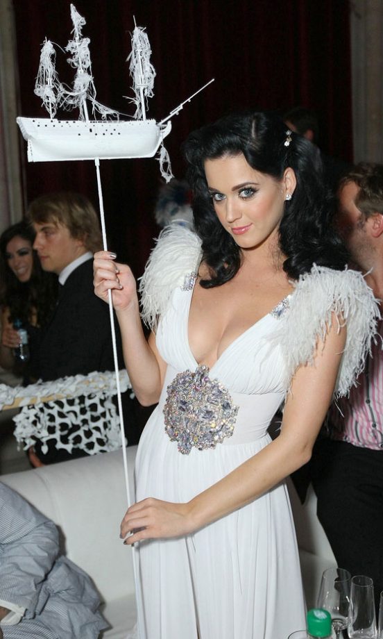 Katy Perry Looks Every Inch The Glamour Puss In Feathers, May 2009