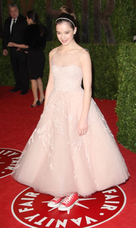 Hailee Steinfeld At The Vanity Fair Oscar After-Party 2011