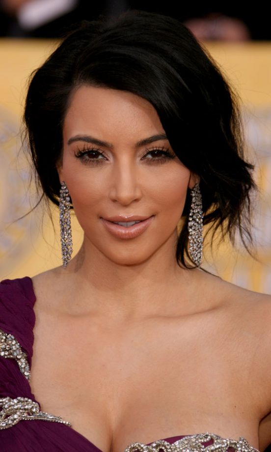 Kim Kardashian Teamed Her Marchesa Dress With A Fake Bobbed Hairstyle At The Screen Actors Guild Awards 2011