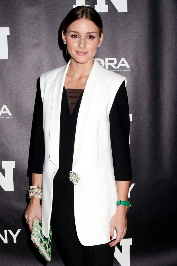 Olivia Palermo In A White Sleeveless Jacket Out And About In New York, 2013