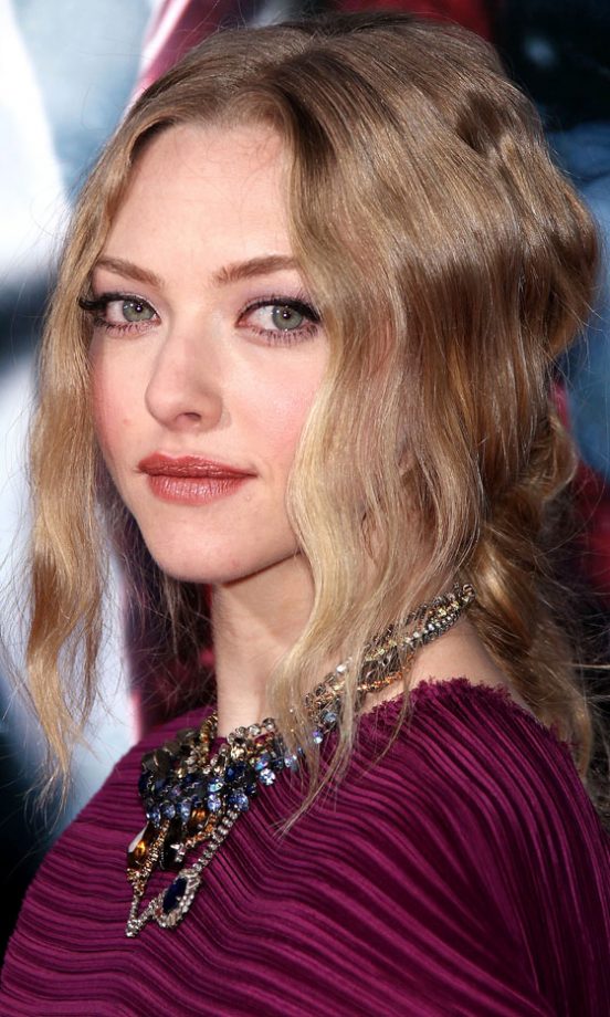 Amanda Seyfried Teamed Her Purple Ribbed Dress With A Messy Updo Hairstyle In LA, 2011