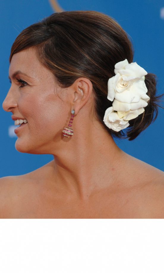 Mariska Hargitay Adds A White Rose Hair Accessory To Complete Her Look At The 62nd Annual Emmy Awards, 2010