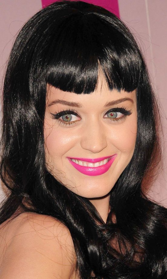 Never One To Blend Into The Background, Katy Perry Defines Her Make Up Look With A Hot Pink Lip, 2010